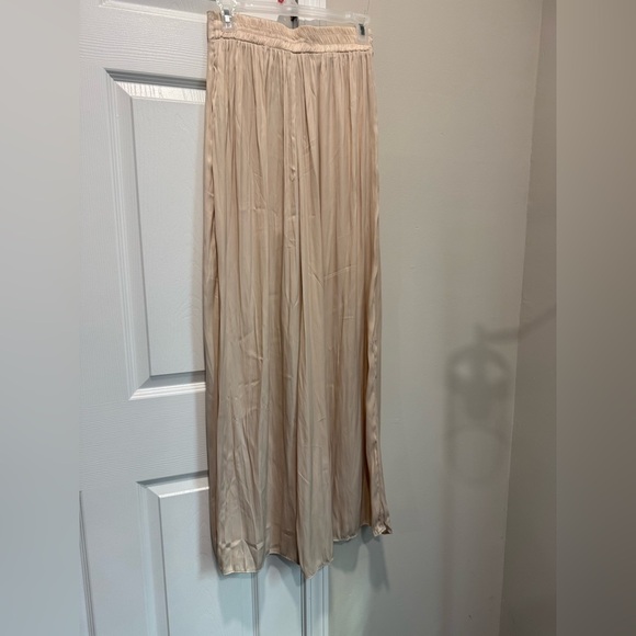 VANILLA DEL SOL Cream Wide Leg Palazzo  Pants with Elegant Flowy Design - Picture 5 of 12